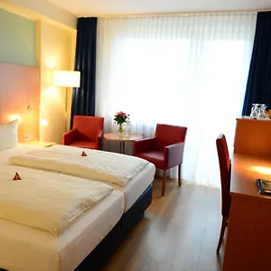 3* Otel National